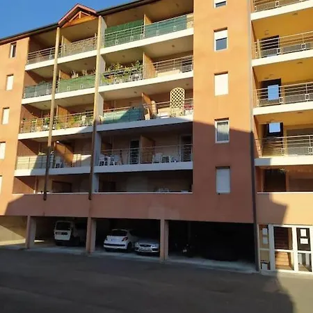 Joli T2 Très Bien Situé, Parking Couvert Lourdes