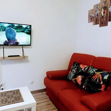 Joli T2 Très Bien Situé, Parking Couvert *