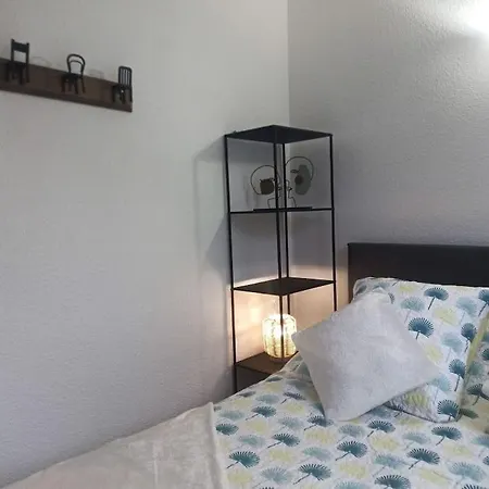 Joli T2 Très Bien Situé, Parking Couvert *