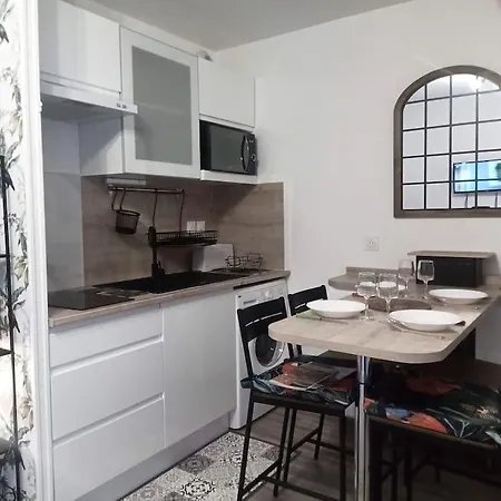 Joli T2 Tres Bien Situe, Parking Couvert 公寓 *